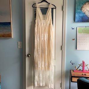 Maxi Lace Beach Wedding Dress